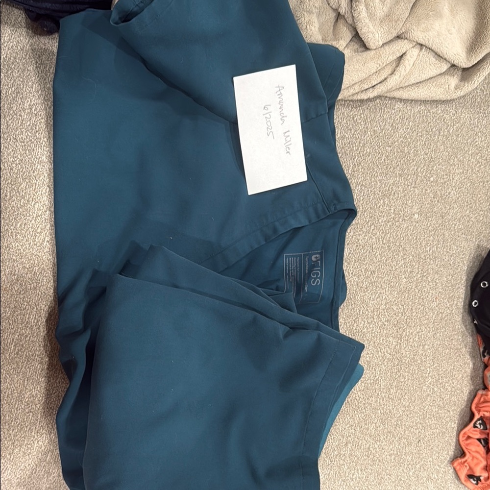 Figs Deep Blue Scrub Set- casma top and Livingston bottom